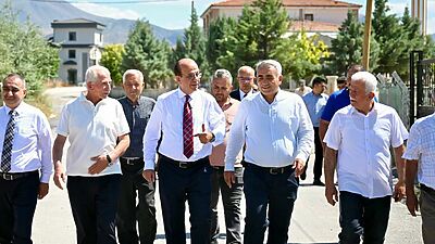 Yeşilyurt Belediye Başkanı Prof. Dr. İlhan Geçit, Kuyulu Mahallesi'nde devam