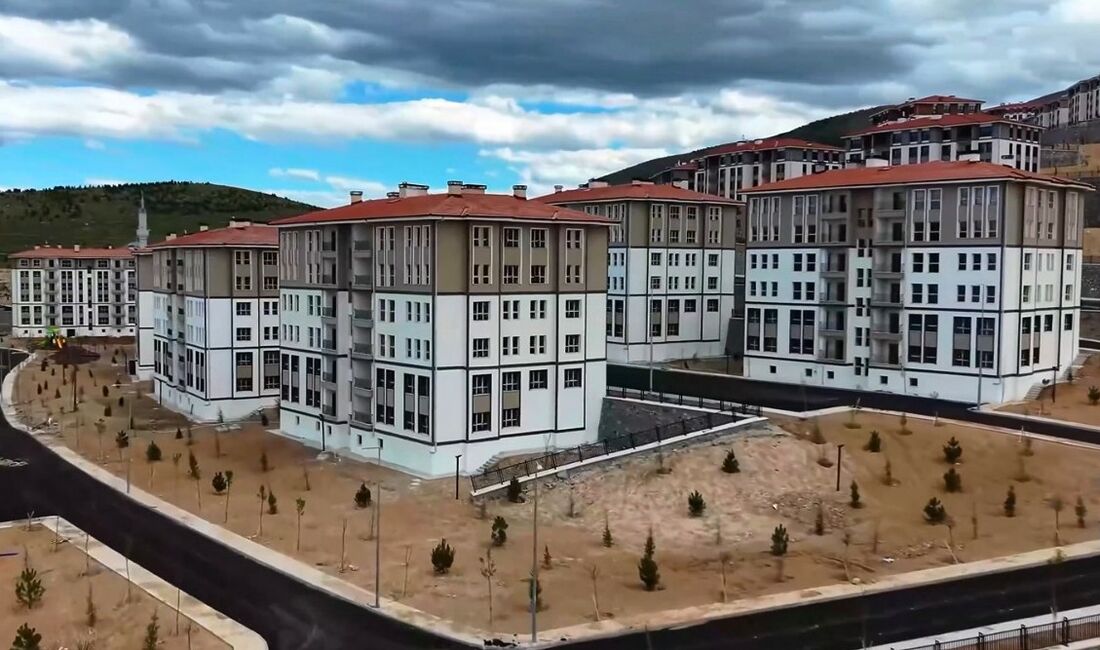 Malatya Battalgazi Çamurlu Mahallesi'nde yapımı tamamlanan 1.740 konutluk Akoğuz 1.