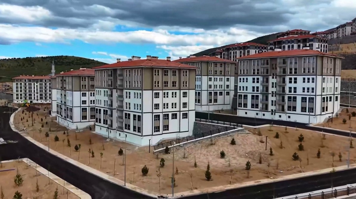 Malatya Battalgazi Çamurlu Mahallesi'nde yapımı tamamlanan 1.740 konutluk Akoğuz 1.