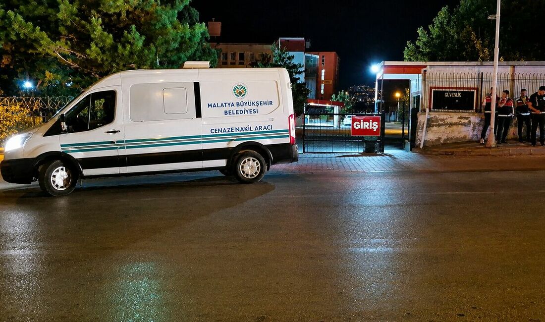 Bostanbaşı’nda Kanlı Çatışma: Atakan Gür Hayatını Kaybetti Malatya’nın Yeşilyurt ilçesi Bostanbaşı Mahallesi’nde husumetli gruplar arasında çıkan silahlı