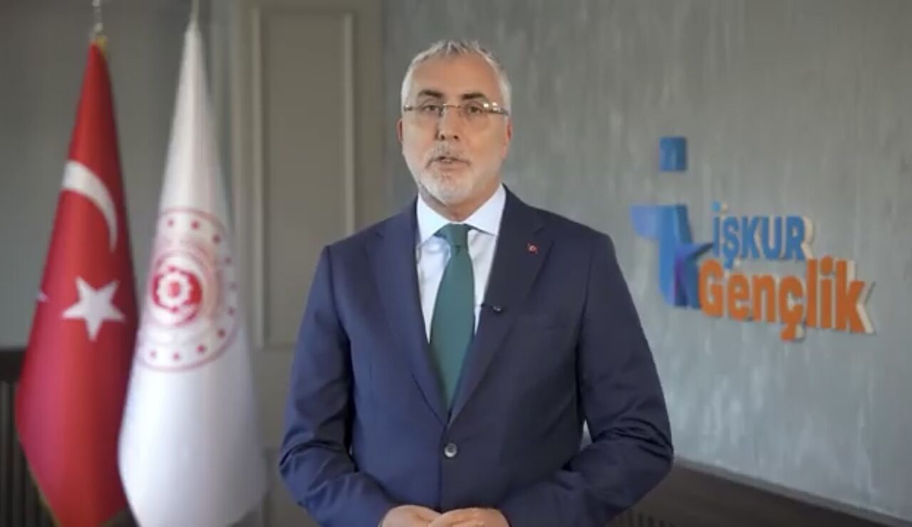 Çalışma ve Sosyal Güvenlik Bakanı Prof. Dr. Vedat Işıkhan, istihdamını