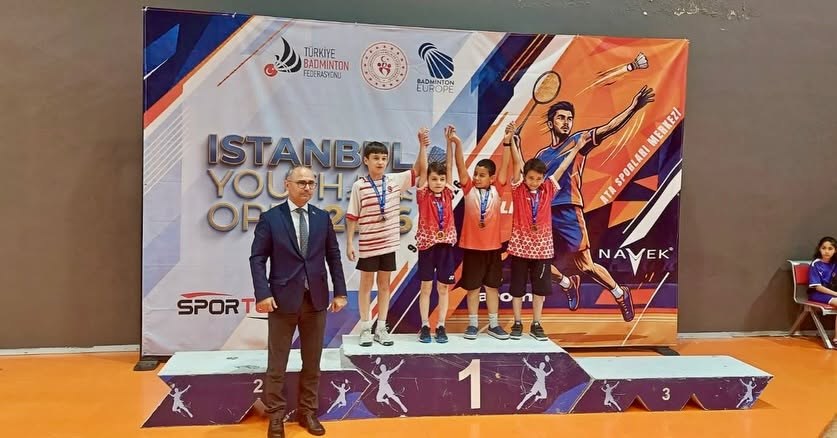 Yeşilyurt Belediyespor'un milli badminton sporcusu Kerem Eren Çelik, İstanbul'da düzenlenen