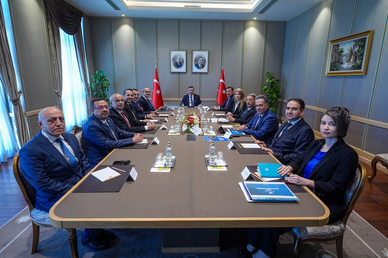 Malatya protokolü ve üniversite yönetimi, Cumhurbaşkanı Yardımcısı Cevdet Yılmaz’ı ziyaret
