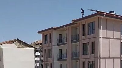 Malatya’nın Battalgazi ilçesinde yapımı tamamlanan TOKİ konutlarında hareketli saatler yaşandı.