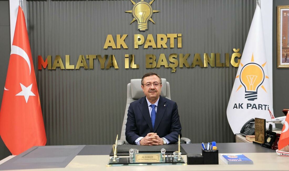 AK Parti Malatya İl Başkanı Ali Bakan’dan 15 Temmuz mesajı AK Parti Malatya İl Başkanı Ali Bakan, 15 Temmuz Demokrasi