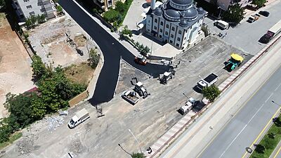 Battalgazi Belediyesi, Fırat ve Karabağlar mahallelerinde sıcak asfalt serimini tamamladı.