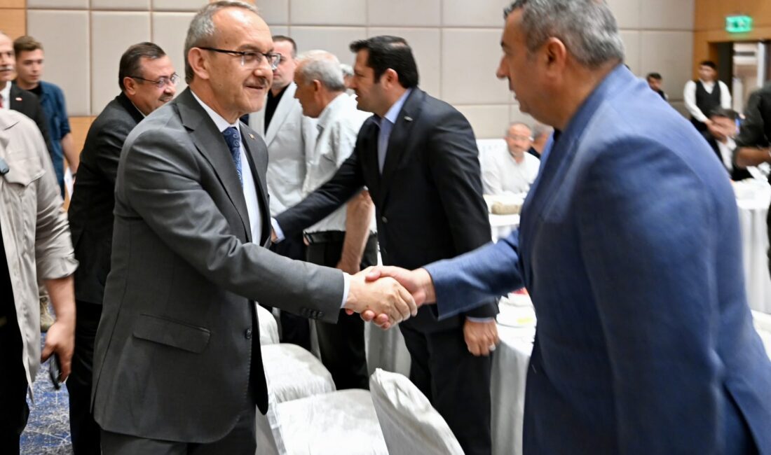 Malatya Valisi Seddar Yavuz, iş dünyası temsilcileriyle bir araya geldiği
