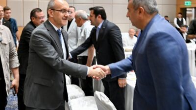 Malatya Valisi Seddar Yavuz, iş dünyası temsilcileriyle bir araya geldiği