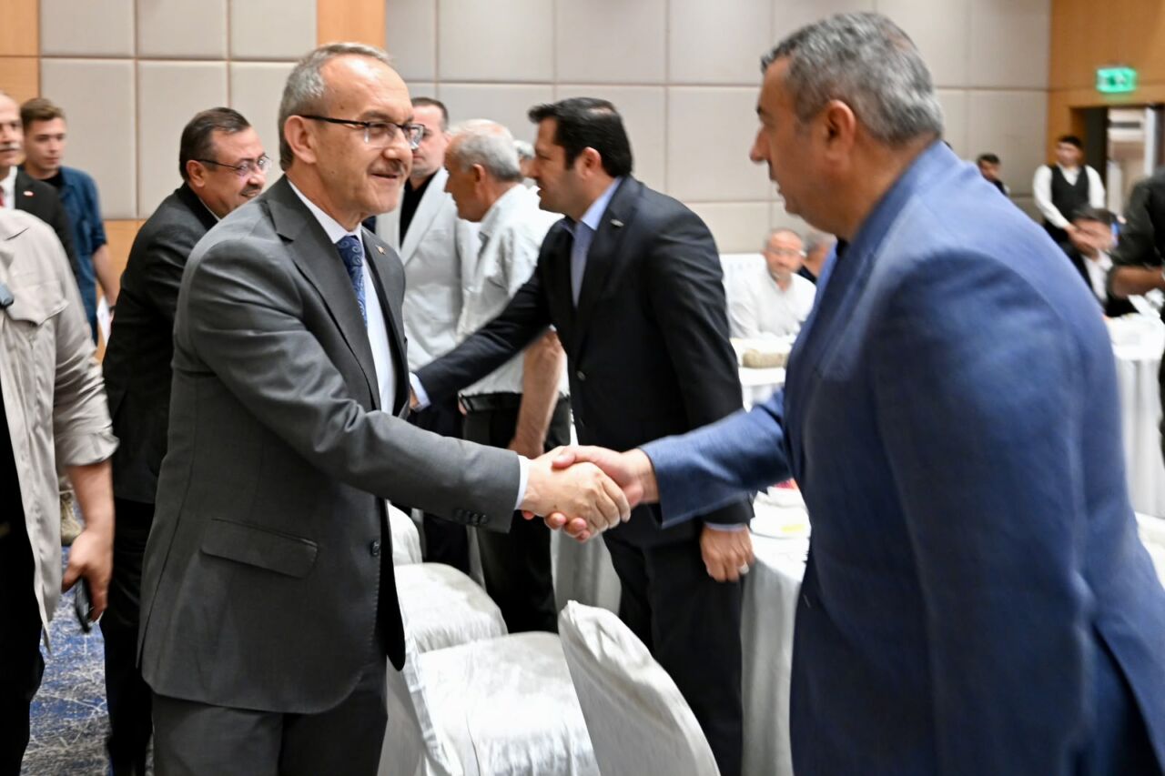 Malatya Valisi Seddar Yavuz, iş dünyası temsilcileriyle bir araya geldiği