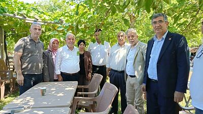 Akçadağ'da çiftçilerle buluşan BBP Malatya heyeti, kayısıda dengeli fiyat politikası
