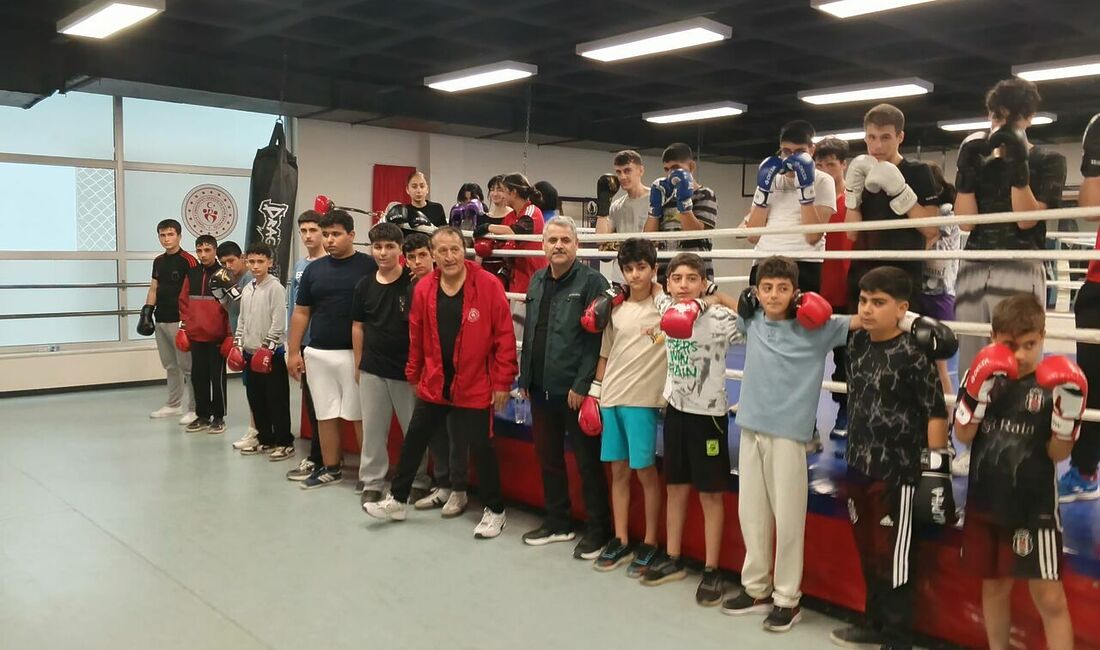 Malatyalı boksörler Türkiye Şampiyonası için Amasya’ya uğurlandı Malatya Boks Takımı, 11-19 Temmuz 2026 tarihleri arasında Amasya’da düzenlenecek