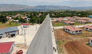 Malatya Büyükşehir Belediyesi tarafından Doğanşehir ilçesi Yolkoru Mahallesi’nde yürütülen yol