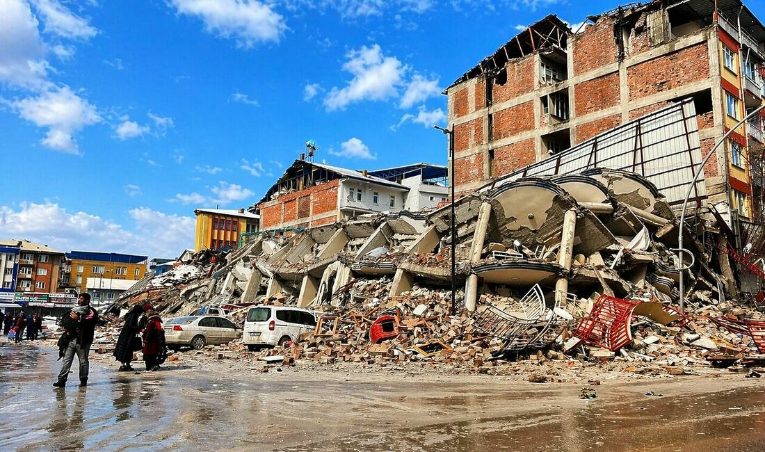 Kahramanmaraş merkezli 6 Şubat depremlerinde Malatya'nın Battalgazi ilçesinde yıkılarak 19