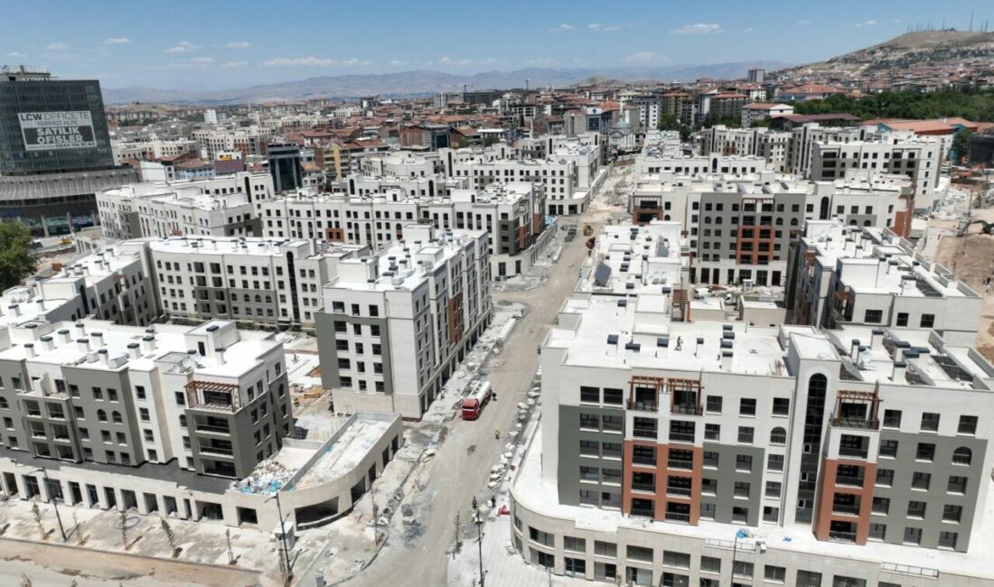 Malatya Büyükşehir Belediye Başkanı Sami Er, Saray Mahallesi'nde yapımı süren