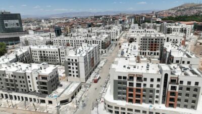 Malatya Büyükşehir Belediye Başkanı Sami Er, Saray Mahallesi'nde yapımı süren