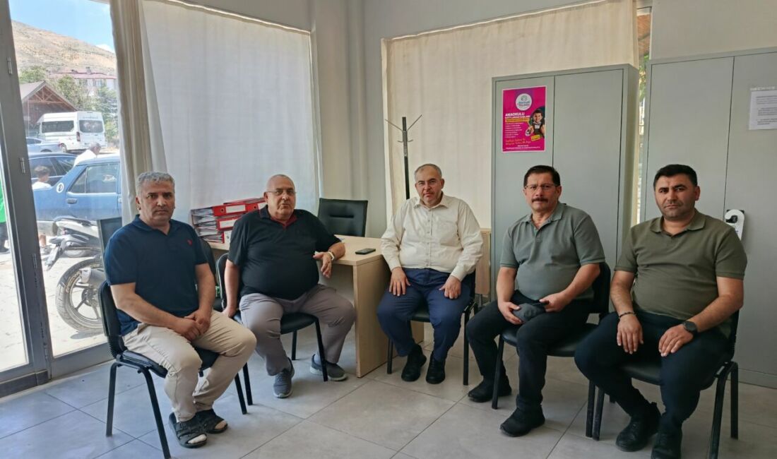 Saadet Partisi Hatay Milletvekili Necmettin Çalışkan, memleketi Darende'de gerçekleştirdiği ziyaretlerde