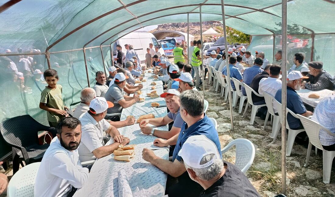Darende’de 14. Geleneksel Yıkılhan Pilav Şenliği’ne Yoğun İlgi Malatya'nın Darende ilçesinde MİDİDER tarafından düzenlenen 14. Geleneksel Yıkılhan Pilav