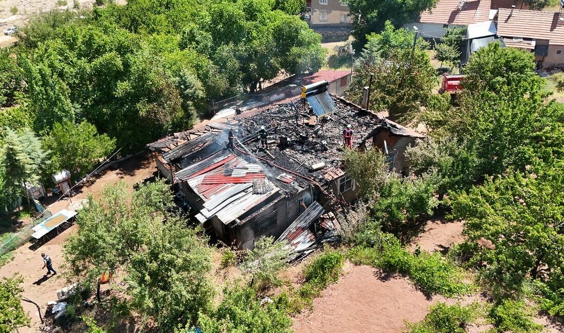 Hekimhan’da Ev Yangını Malatya'nın Hekimhan ilçesine bağlı Karadere Mahallesi'nde sabah saatlerinde çıkan ev