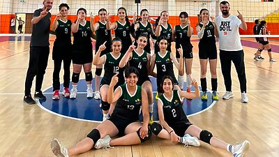 Malatya Voleybol Takımı ANALİG’de Namağlup Yarı Finalde Bitlis'te düzenlenen Anadolu Yıldızlar Ligi (ANALİG) Voleybol Grup Müsabakaları'nda mücadele