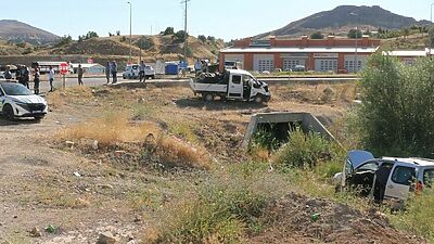 Malatya'nın Hekimhan ilçesinde Arguvan kavşağında iki aracın çarpışması sonucu meydana