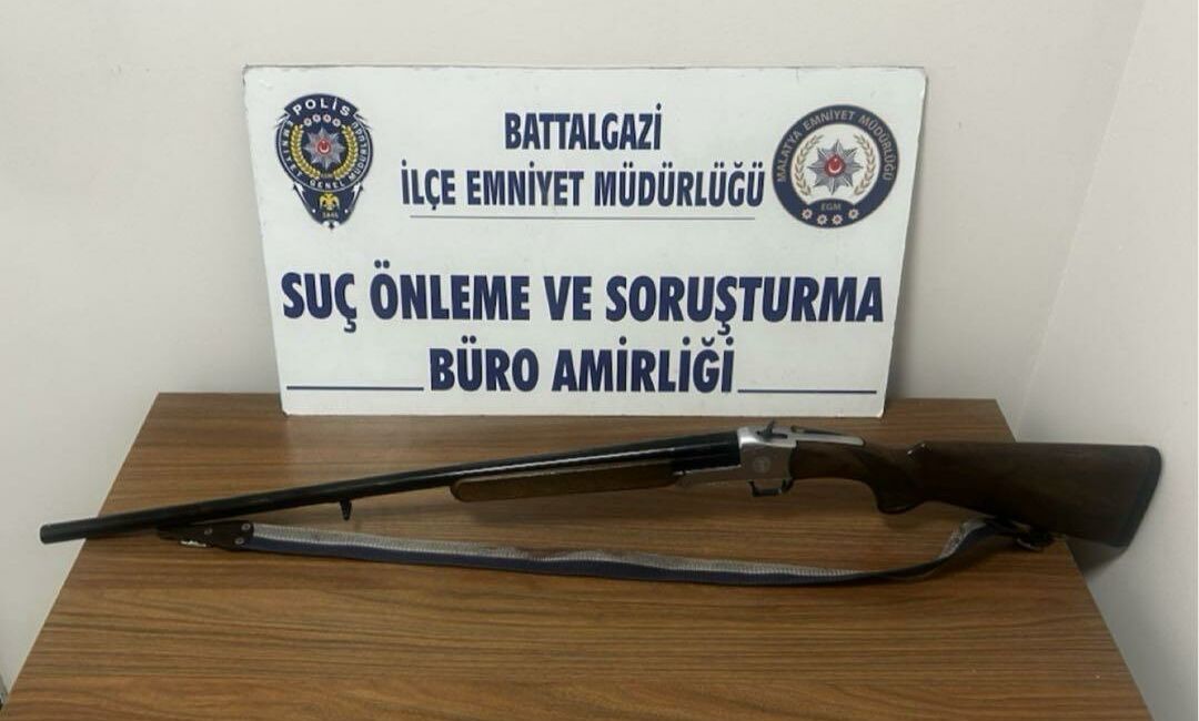 Malatya’nın Battalgazi ilçesinde aralarında önceden husumet bulunan şahıslar arasında çıkan