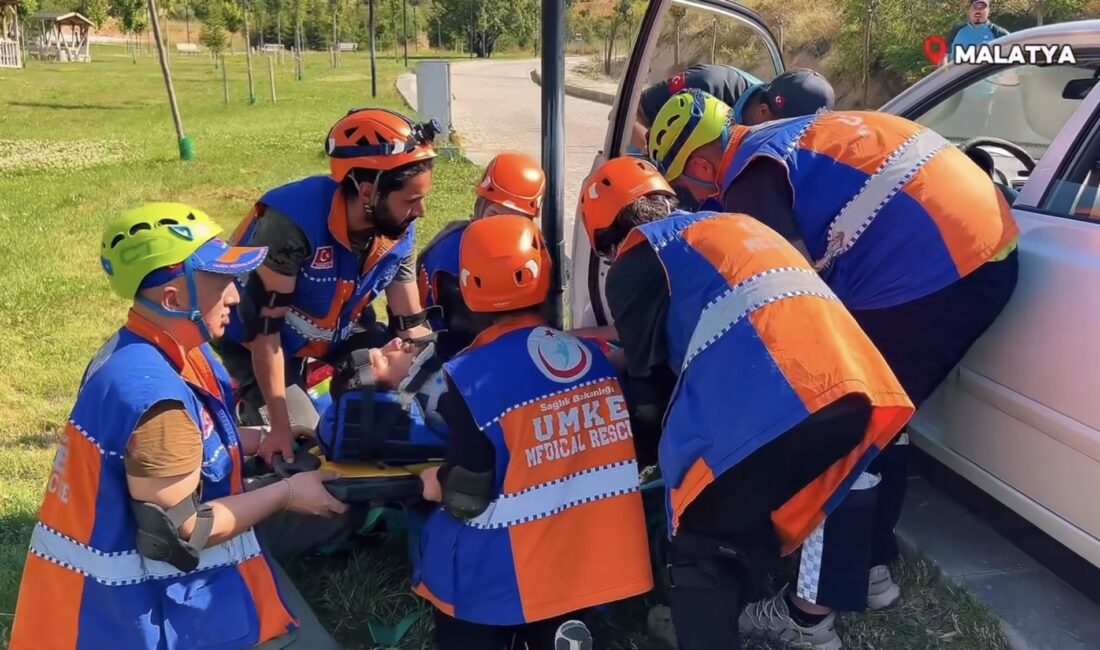 UMKE Eğitim Programı Gerçeğini Aratmayan Tatbikatla Tamamlandı Malatya'da Ulusal Medikal Kurtarma Ekibi (UMKE) personeline yönelik düzenlenen temel