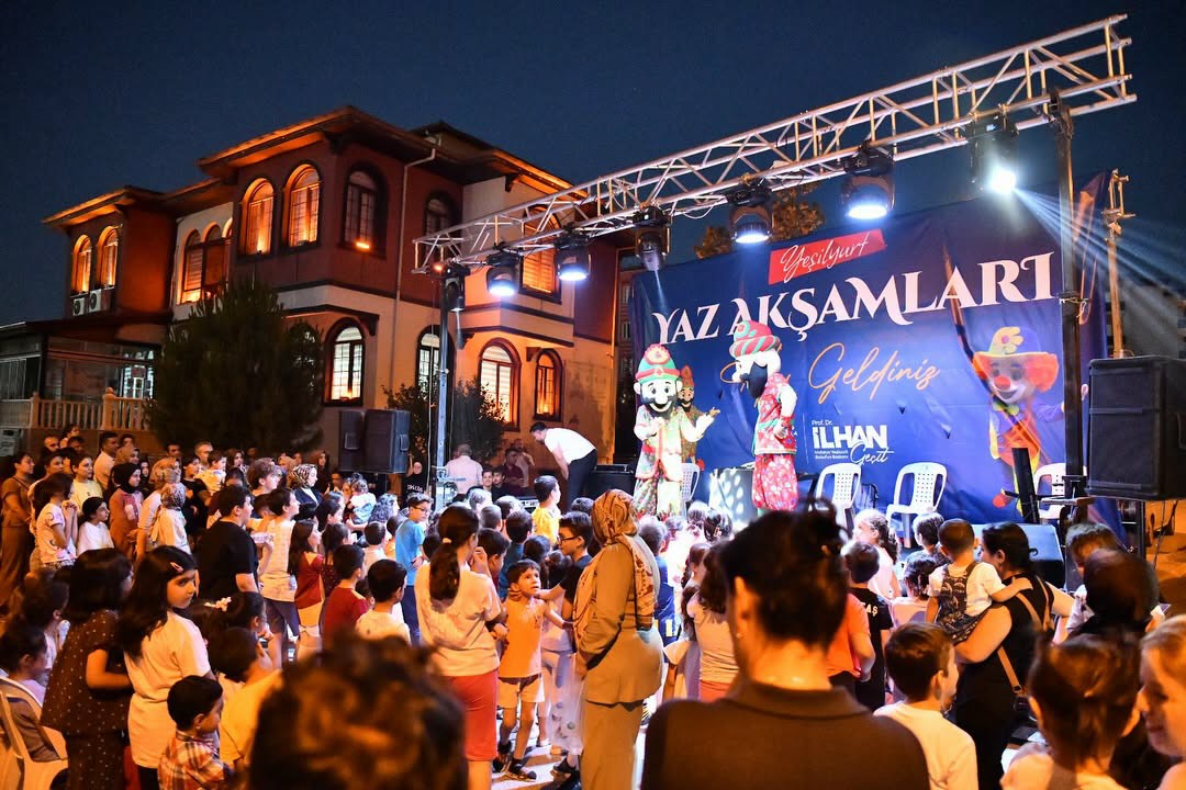 Yeşilyurt Belediyesinin yaz boyunca mahalle mahalle düzenlediği Yeşilyurt Yaz Akşamları
