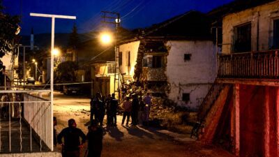 Malatya'da "hafif hasarlı" raporuna rağmen kendiliğinden çöken kerpiç ev korku
